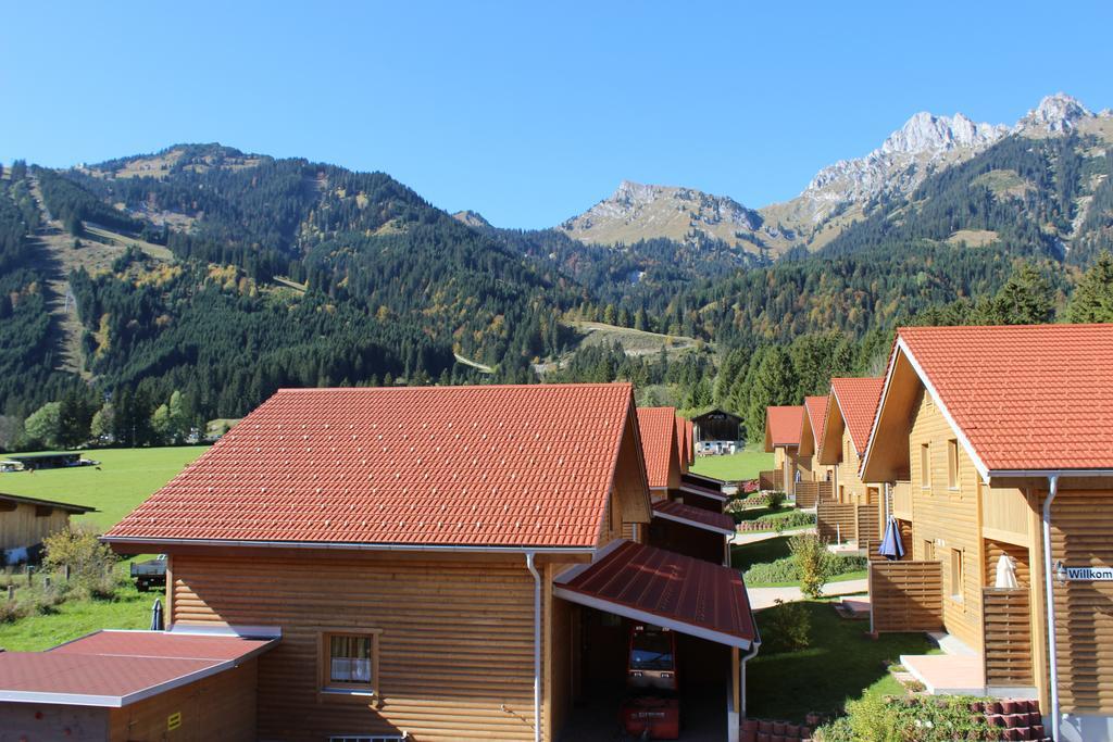 Feriendorf Am Hahnenkamm Reutte Pokoj fotografie
